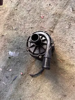 Pompe de circulation d'eau OEM 04L965567A VW Tiguan
