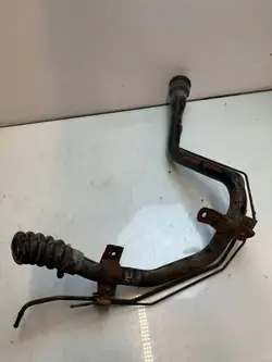Pescoço de enchimento combustível Toyota OEM 764354 - Usado