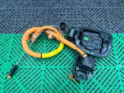 BMW Negatiivinen napaklemmi OEM 1418314017
