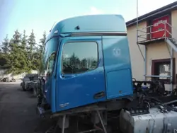 Rechte Scheinwerferabdeckung OEM A9608854005 Mercedes Actros MP4