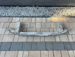Etupuskurin vahvike OEM 2345476 BMW 5