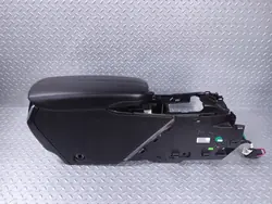 Cadillac XTS konsol armstöd OEM 22984918 - Begagnad
