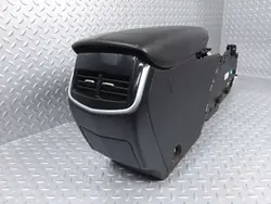Cadillac XTS konsoli käsinoja OEM 22984918 - Käytetty
