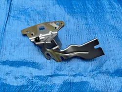 Support d'aile avant droit OEM 9827381680 Peugeot 208 II
