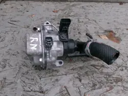 Pompe à eau Toyota Rav4 2.5 Hybride OEM - Occasion
