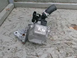 Pompe à eau Toyota Rav4 2.5 Hybride OEM - Occasion