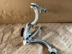 AUDI A5 8T Moyeu de Suspension Avant Droit OE
