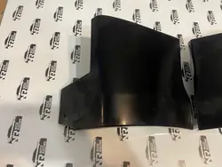 DK62-16D054 DK62-16D055 Couvre-bas de portière pour Range Rover Sport