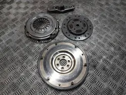 Kit de embreagem para Volkswagen Golf VI 1.2 TSI OEM 030105271M