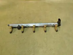 Rail d'injecteur Volvo OE 8627815 pour S40 II V50 2.4