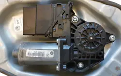 VOLKSWAGEN GOLF V Elevador de vidro traseiro direito OEM 1K4839462A