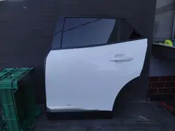 PEUGEOT 2008 II 2021 Vänster Bakdörr Komplett OEM