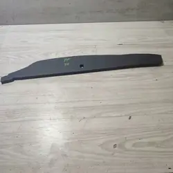 Främre höger stänkskärmsskydd OEM 28688