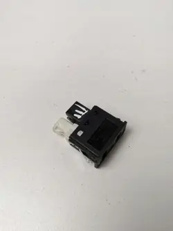 Prise USB BMW OEM 84109237654 pour 5 GT F07