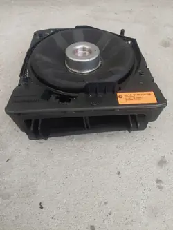 MINI COOPER F55 F56 14- Vänster subwoofer OEM 9256349