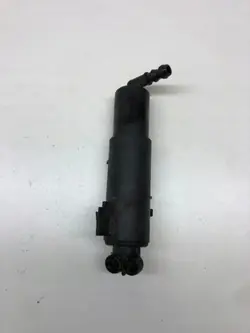 Vasen ajovalopesuri OEM 8T0955101 Audi A5:lle