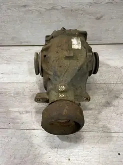 BMW X3 E83 Taka tasauspyörästö 225ZE01W373 2.0L Diesel