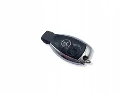 Llave Mercedes OEM UHP2250 - 3 Botones Plata Usada