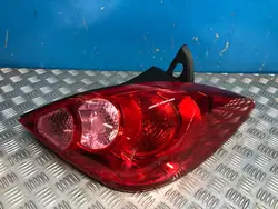 Nissan Tiida C11 Lámpara Trasera Derecha 26550EM00A