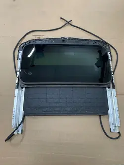 Techo Solar Mazda OE para 6GJ 2015- Familiar - Pieza OEM