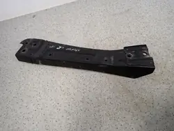 Support de poutre suspension avant droit Suzuki Splash 08-14