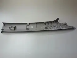 Garniture de pilier Dacia Jogger OEM 769124382R - Occasion