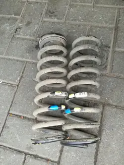 Set di molle di sospensione posteriore HYUNDAI IX35 2 pcs