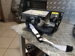 BMW E65 Hansikaslokeron vaihtaja OEM 6925882 - Käytetty