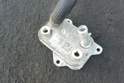 Refroidisseur d'huile Maserati OEM 670005811 - Occasion