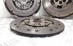 Embrayage complet Skoda Yeti 2011 03L105266BM