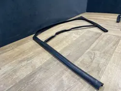 OEM J8A2-21596-A främre höger dörrtätning för Range Rover Velar
