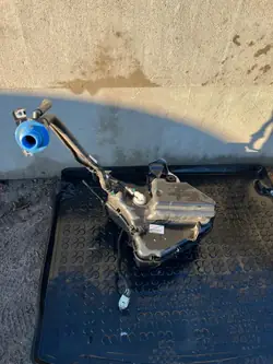 Depósito AdBlue Ford usado OEM K2G3-5J228-AE para Edge II