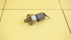 Sensor de presión combustible OEM 651930 Mercedes A W176