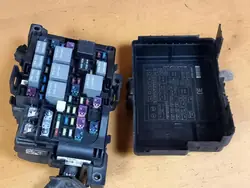Caixa de fusíveis OEM 91950-2G741 para Kia Magentis II 2.0 CRDI