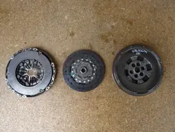 Embrayage complet LUK pour Audi TT A3 Q3 Golf VI 2.0 TDI