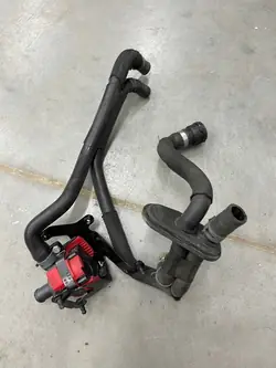 Vesiletku Lisävesipumppu Audi A6 C7 3.0 TDI BiTDI OEM