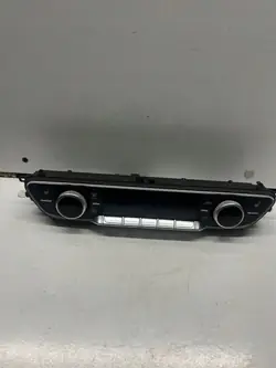 Audi A5 F5 ilmastointiohjauspaneeli OEM 8W0820043T