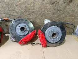 Jarrulevyt ja puristimet OEM 4554 Corvette C7:lle