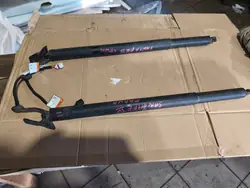 Vérin Hayon Hyundai Santa Fe IV OEM 81831-S1100