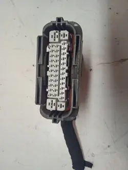 ABS-pumpkontakt OEM 58900-G4210 Begagnad
