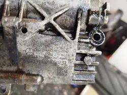 Bomba de óleo Mercedes-Benz OEM A2222700201 usada