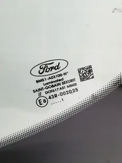 BM51-A03100-N uppvärmd framruta för Ford Focus