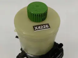 Pompe de direction OEM 6R0423156 pour Skoda Fabia II