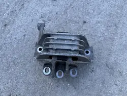 Support moteur 2N0199262C pour VW Crafter 2.0 TDI FWD