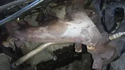 Collecteur d'échappement Chrysler 300C OEM 04792763AA 2006 2.7L