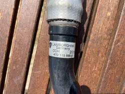 Durite de refroidisseur d'huile Lamborghini OEM 470115229