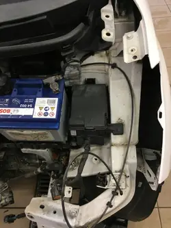 Hyundai IX20 motorkapsluiting OEM 1K000 2J30