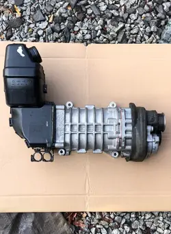 Compressor OEM 03C145755J voor VW Touran Golf 5 Passat