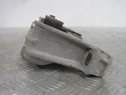 Moottorin kiinnike OEM A2462402517 Mercedes B-luokalle
