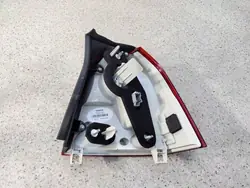 Feu arrière gauche Volvo V70 III 31395072